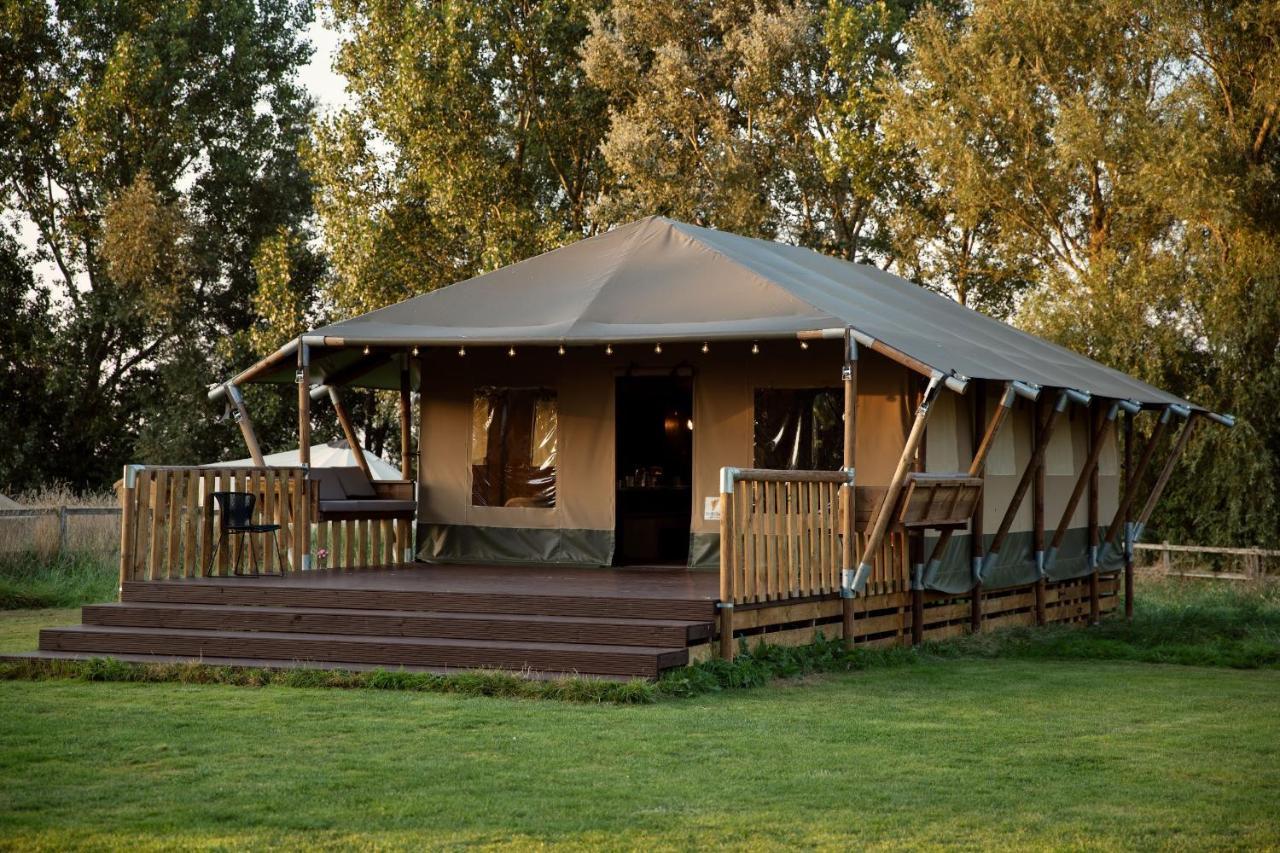 Horsley Hale Farm Glamping Hotel อีลี ภายนอก รูปภาพ