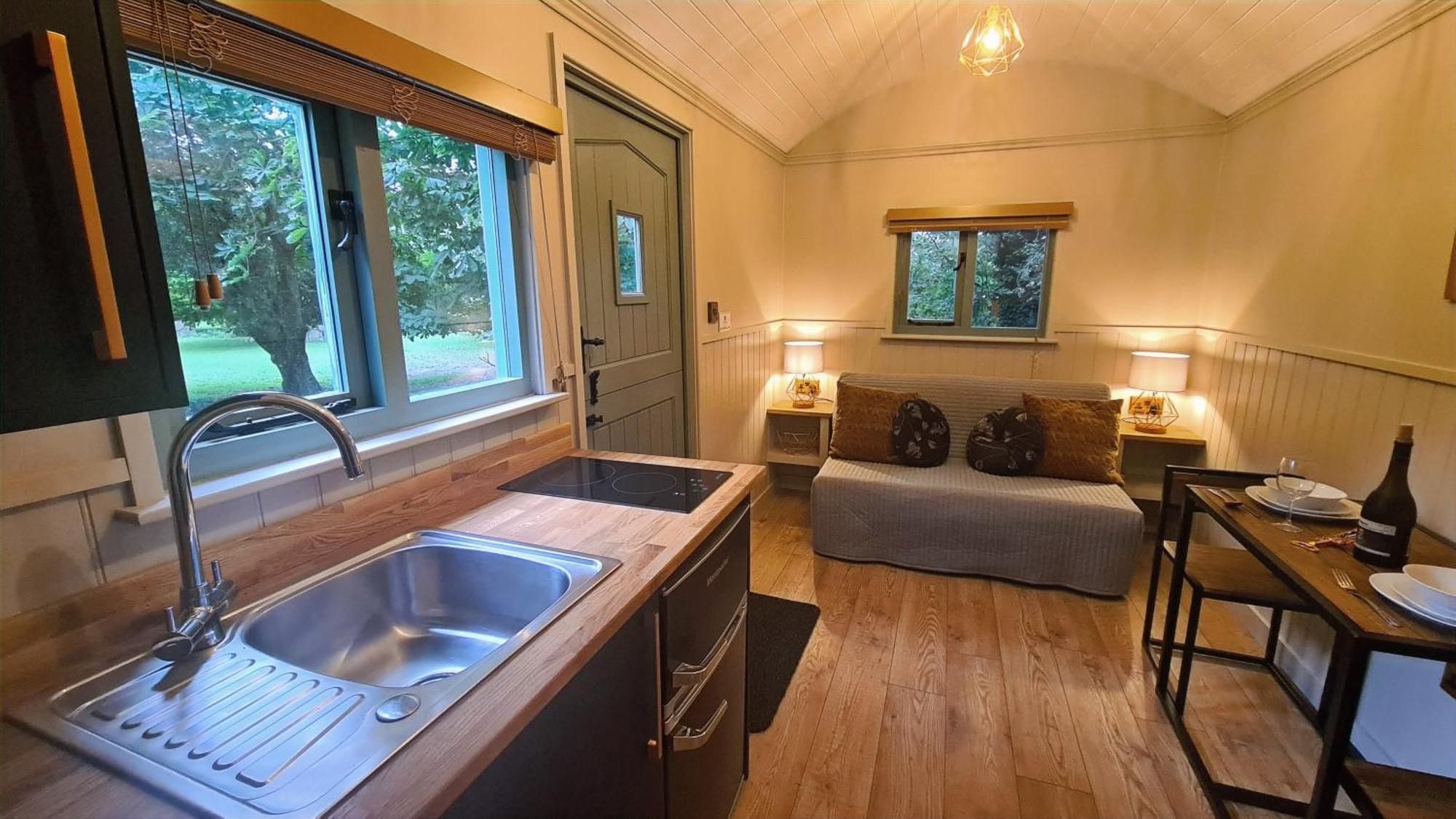 Horsley Hale Farm Glamping Hotel อีลี ภายนอก รูปภาพ